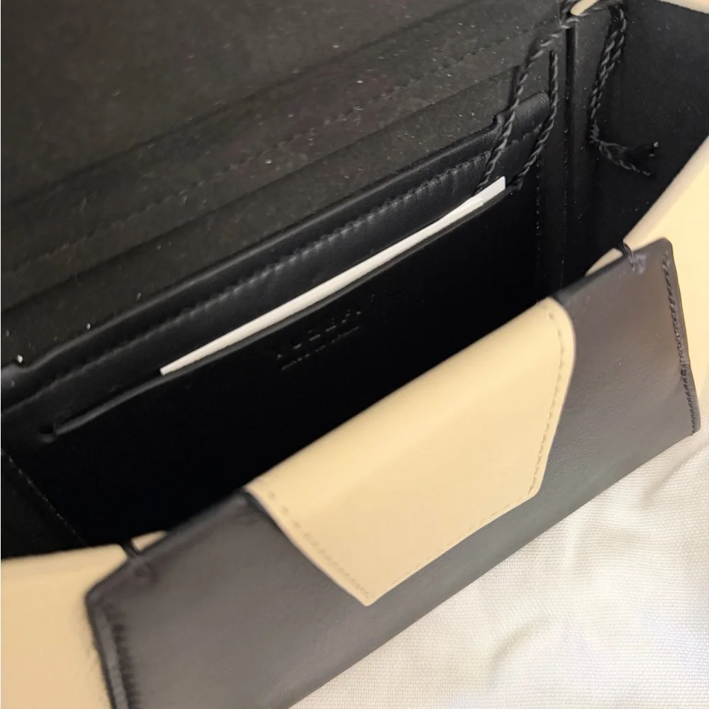 Yuzefi Tri-Tone Bag - Picture 3 of 5